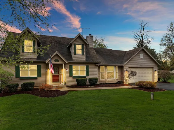 1707 Blossom St, Crystal Lake, IL 60014