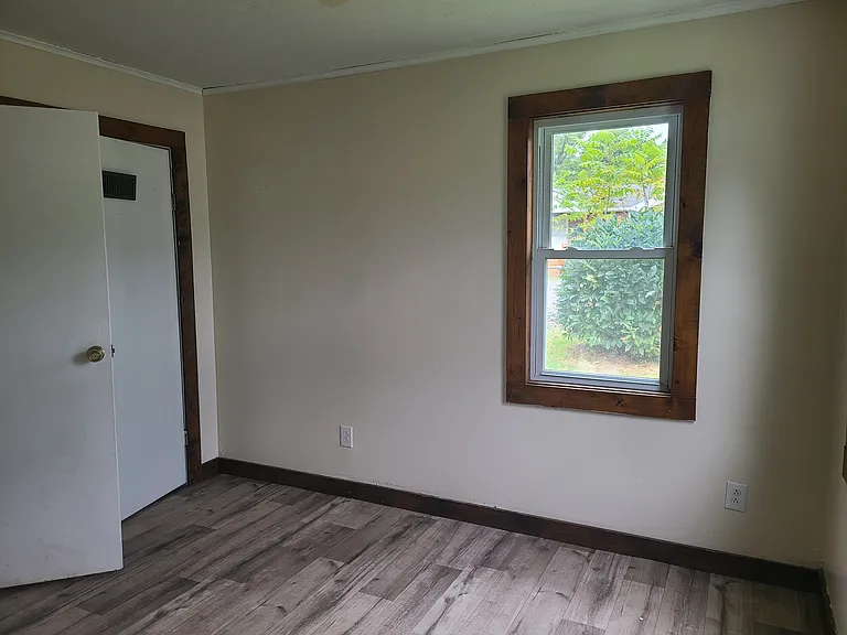 140 Mullens St — Photo 13