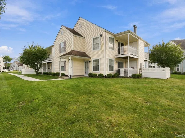 100 Fairview Circle, Middle Island, NY 11953