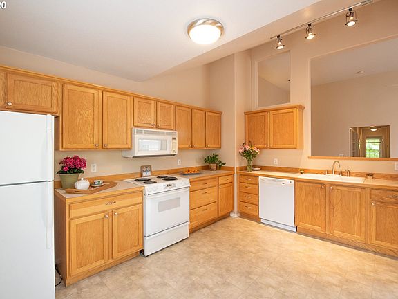 5th image of 13210 SE 7th St Unit 23