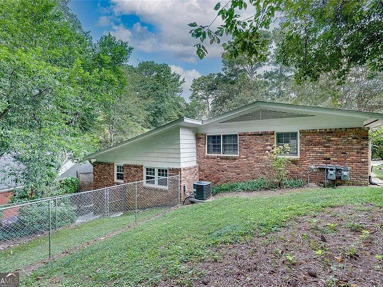 799 Marstevan Dr NE — Photo 51