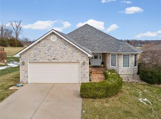 202 Prairie Rose Cir, Smithville, MO 64089
