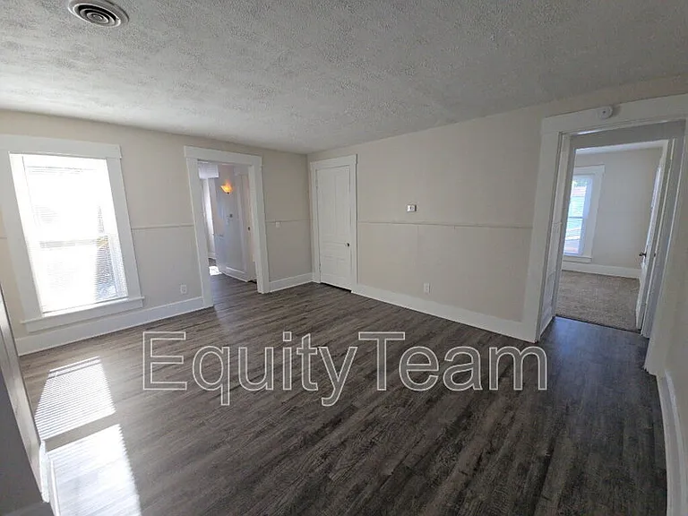 128 N River St #B — Photo 10