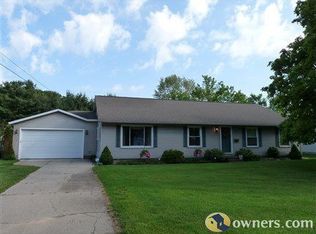 1856 Hendrick Rd, Norton Shores, MI 49441