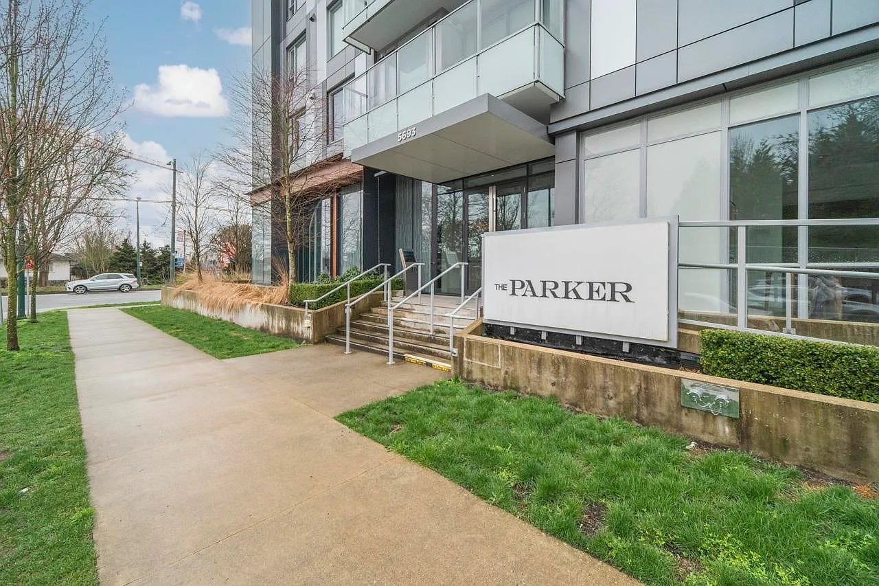 5693 Elizabeth St #408 photo 1