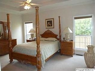 5th image of 127 Montrose Dr