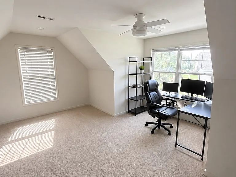 11 Karen Dr — Photo 11