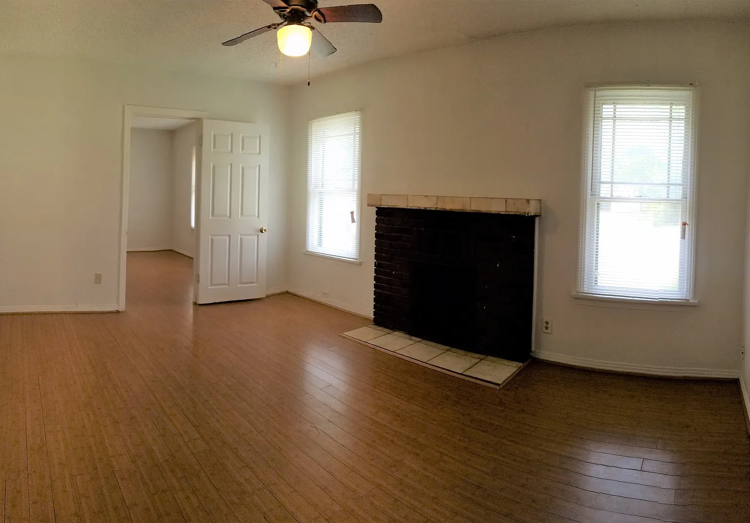 Cozy 3 Bedroom in Haltom City — Photo 2