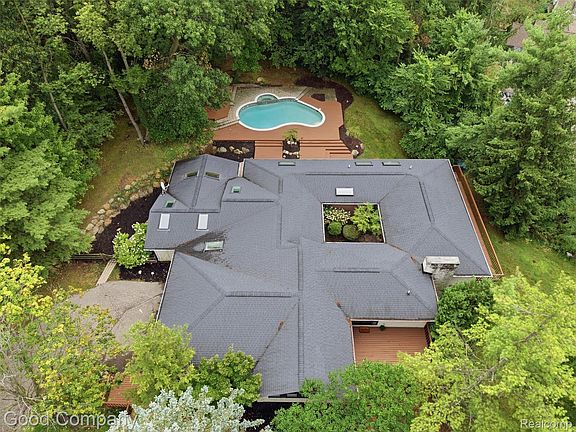 5th image of 6733 Bloomfield Ln
