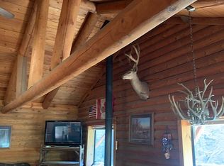 8275 S Breezy Pine Rd, Mayer, AZ 86333