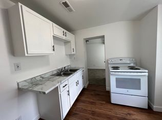 Large newly remodeled one bedroom one bath apartment for lease now. Apply Today!, Quincy, IL 62301