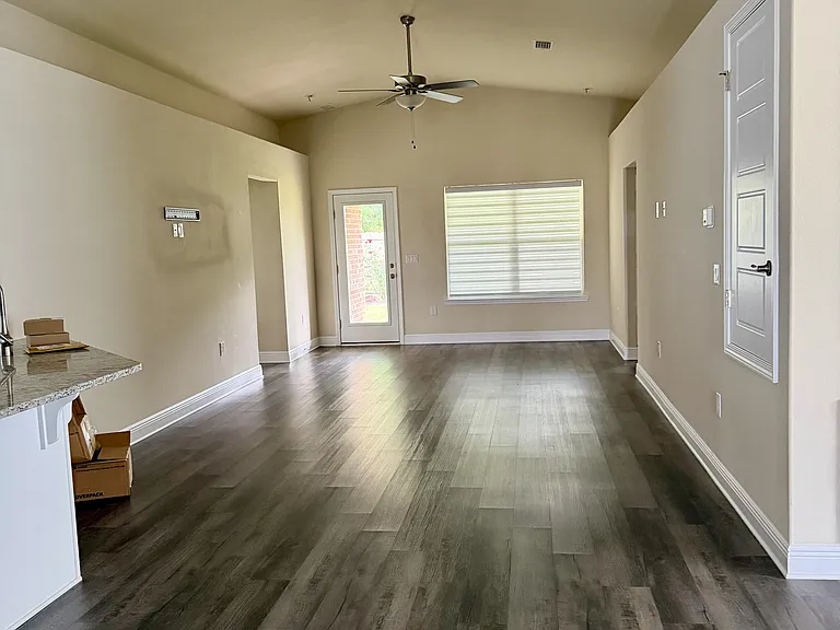 5049 Quarter Deck St — Photo 7