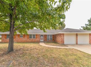 1802 Carlton Dr, Arlington, TX 76015