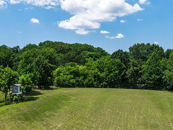 3rd image of 550 Body Barn Rd