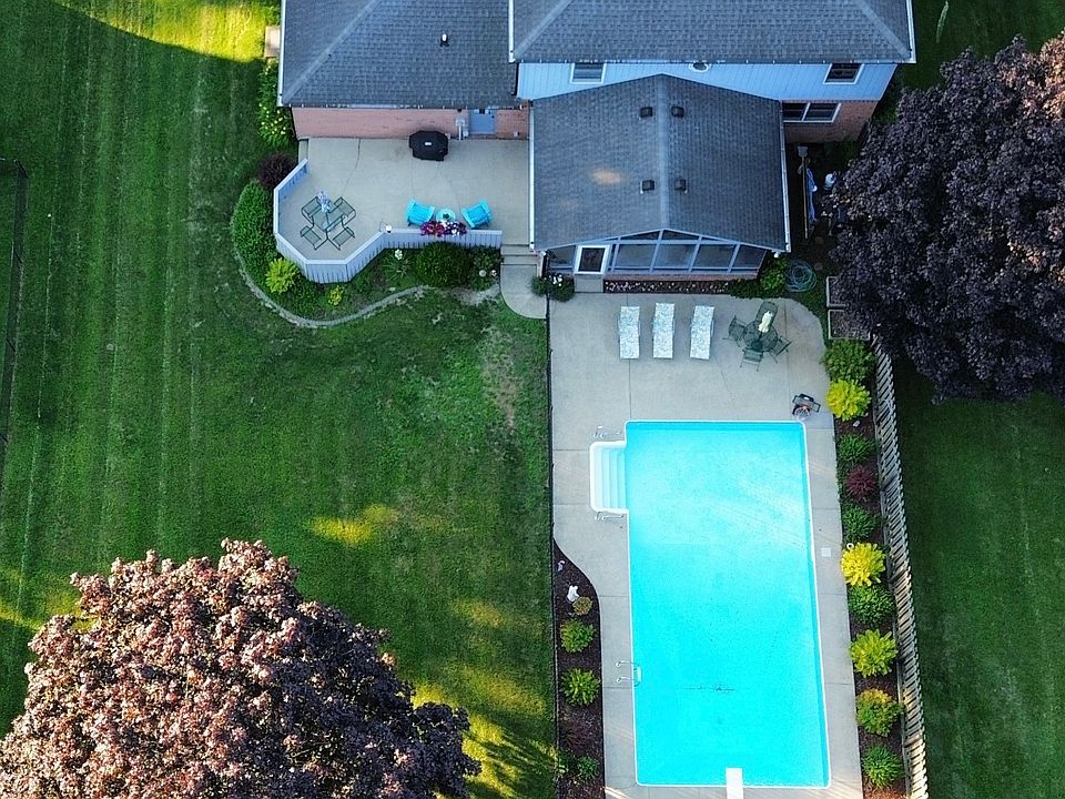 1st image of 6589 Baron Ct