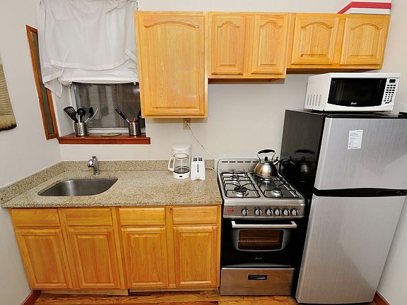 4th image of 346 E 65th St #3F