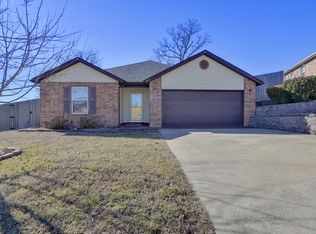 129 Amber Ave, Hollister, MO 65672