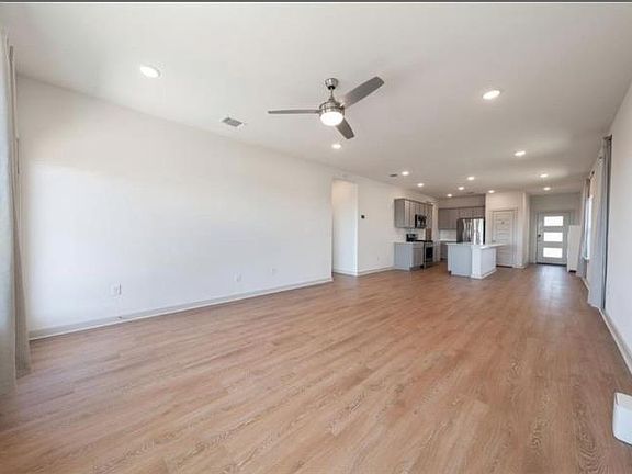 5th image of 10805 Meris Ln