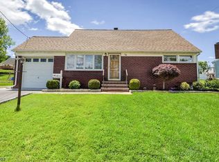 18 Montview Rd, Edison, NJ 08837
