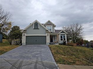 104 Jasmine Cir, Smithville, MO 64089