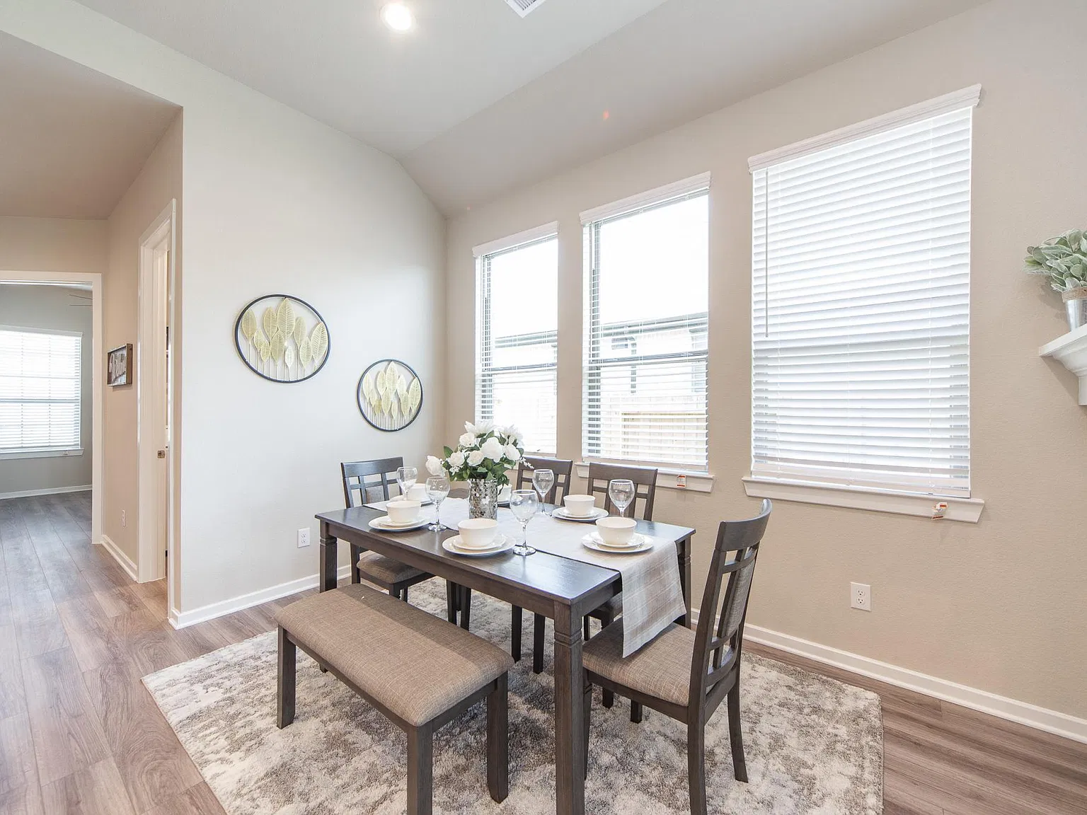4 bed, 2.5 bath, 2507 sqft, $6,000 — Photo 2
