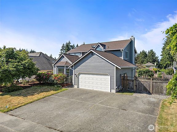 4th image of 1381 NW Derryfield Drive