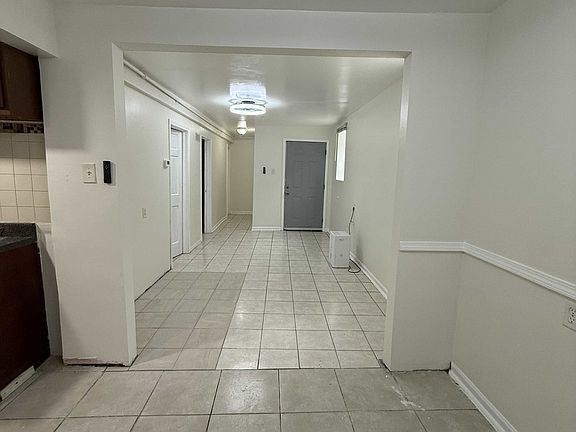 5th image of 1651 N Lockwood Ave #B