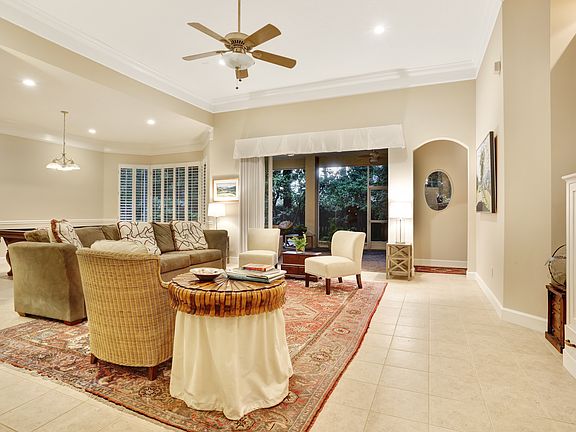 3rd image of 95247 Mackinas Cir