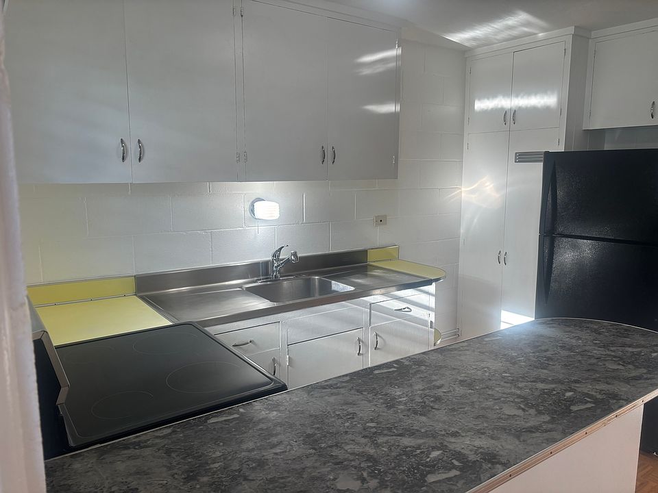 1st image of 2307 Young St #10