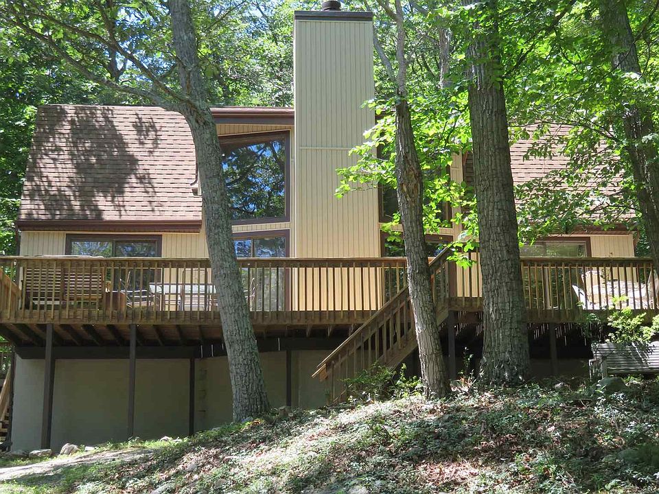 1st image of 314 Congers Ln