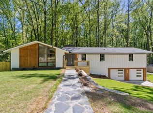 635 Glenforest Rd, Sandy Springs, GA 30328