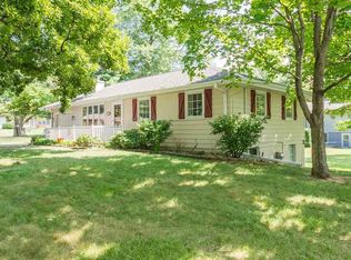 3932 N Millbrook Rd, Peoria, IL 61615