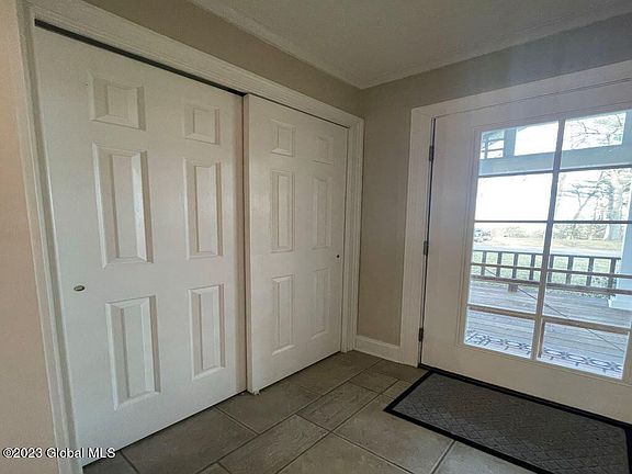 5th image of 26 Valleyview Ave
