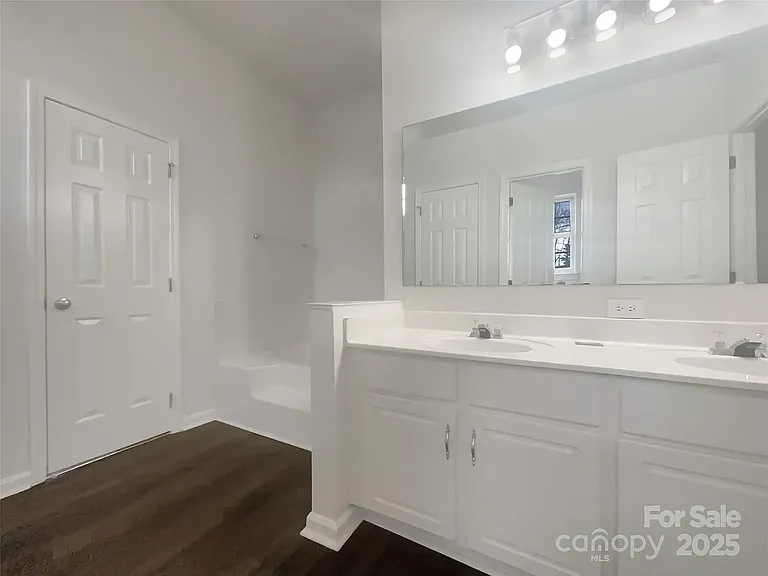 121 Shining Armor Ct — Photo 11