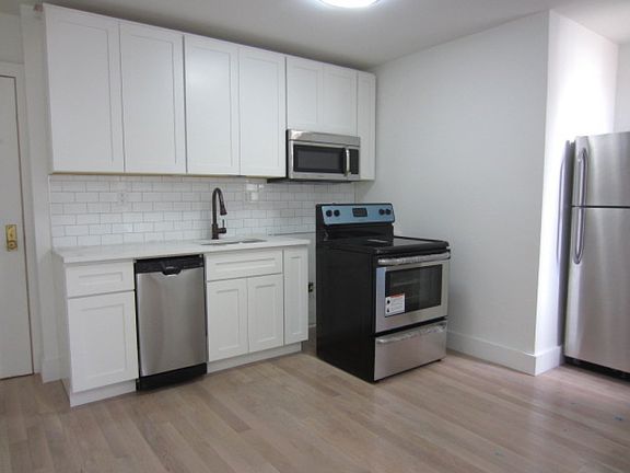 3rd image of 137 W 137th St APT 5J