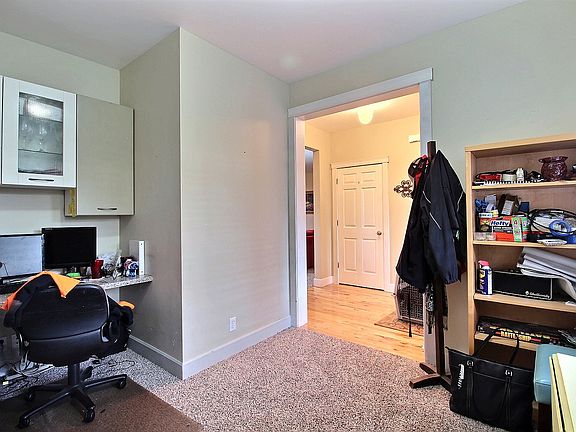 5th image of 2124 Noble Ct SE