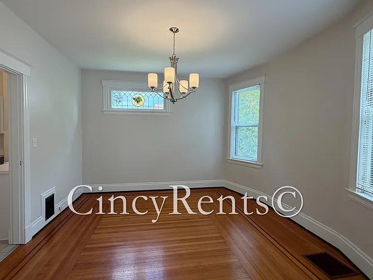 2800 Observatory Ave #2 — Photo 7