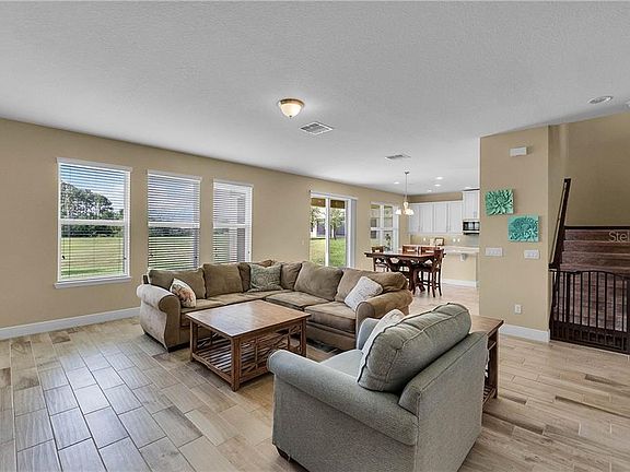 3rd image of 4933 Palmetto Park Dr