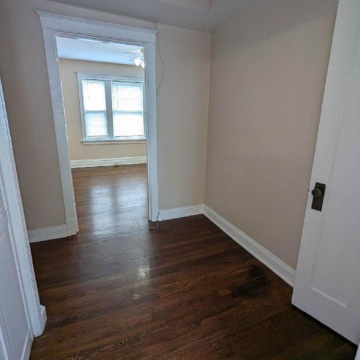 1st image of 1111 Bellevue Ave APT 2e