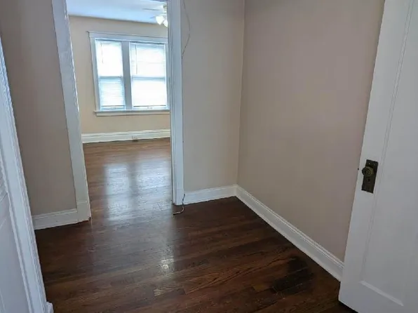 1111 Bellevue Ave APT 2e, Saint Louis, MO 63117