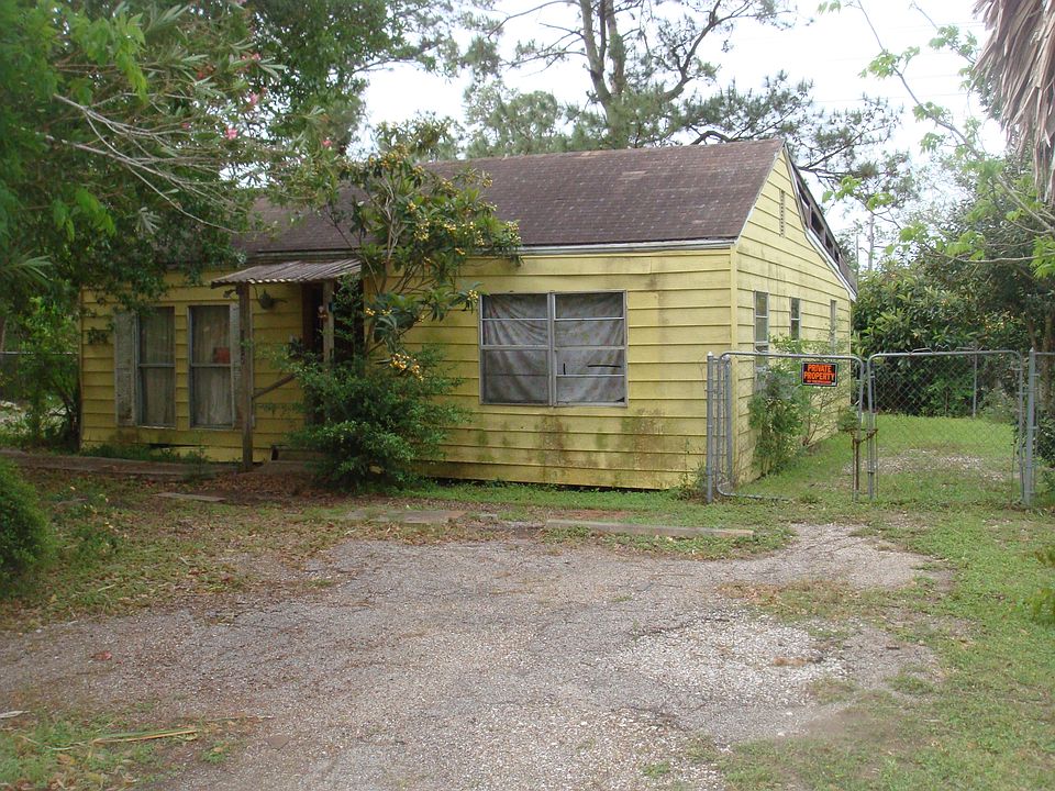 2nd image of 4712 Dakota St