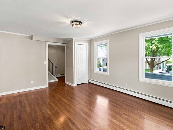 5th image of 50 Madison St