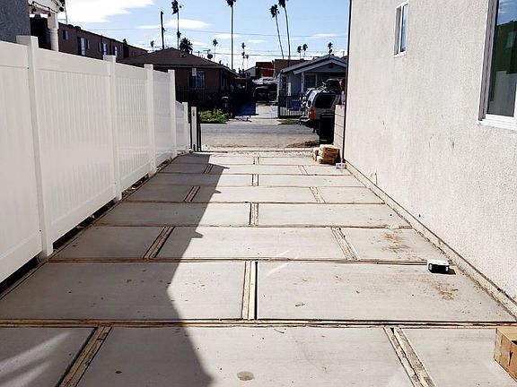 5th image of 847 W 79th St