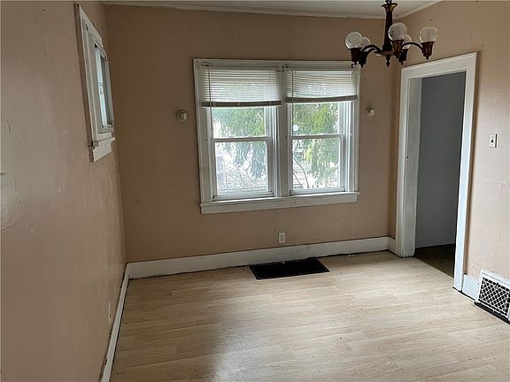 4th image of 2618 Cleveland St