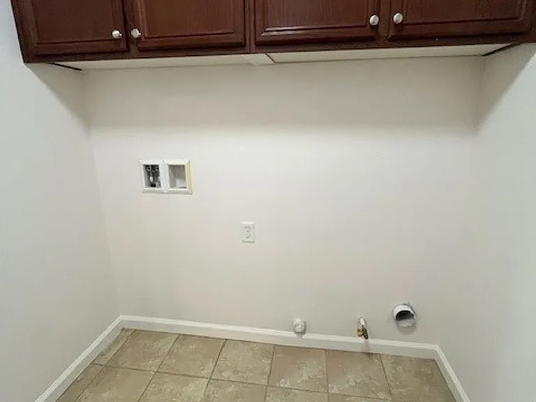 414 Edgewater St — Photo 10