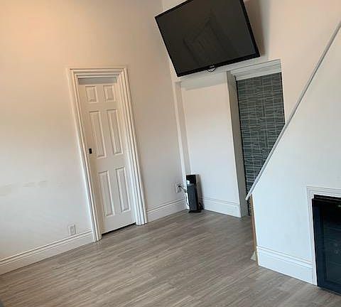 3rd image of 3109 Hoover St #1
