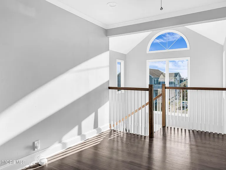 3330 Windsor Ave — Photo 21
