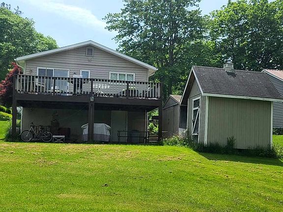 5th image of 27 Woodland Ave