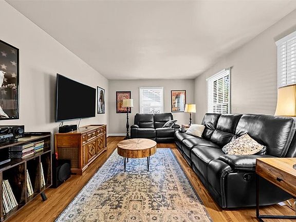 5th image of 4311 Dogwood Dr