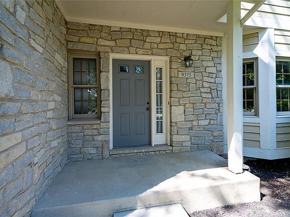 5th image of 9375 Ambershire Dr